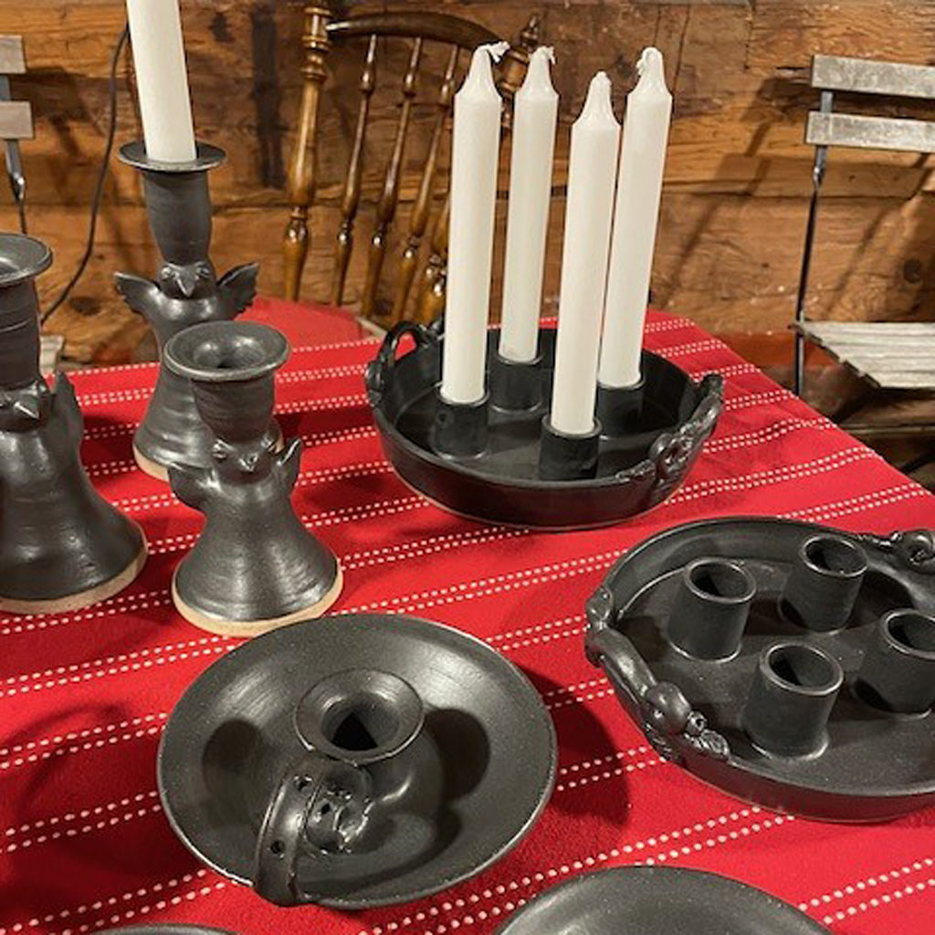 ljusstakar svart stengods 1024